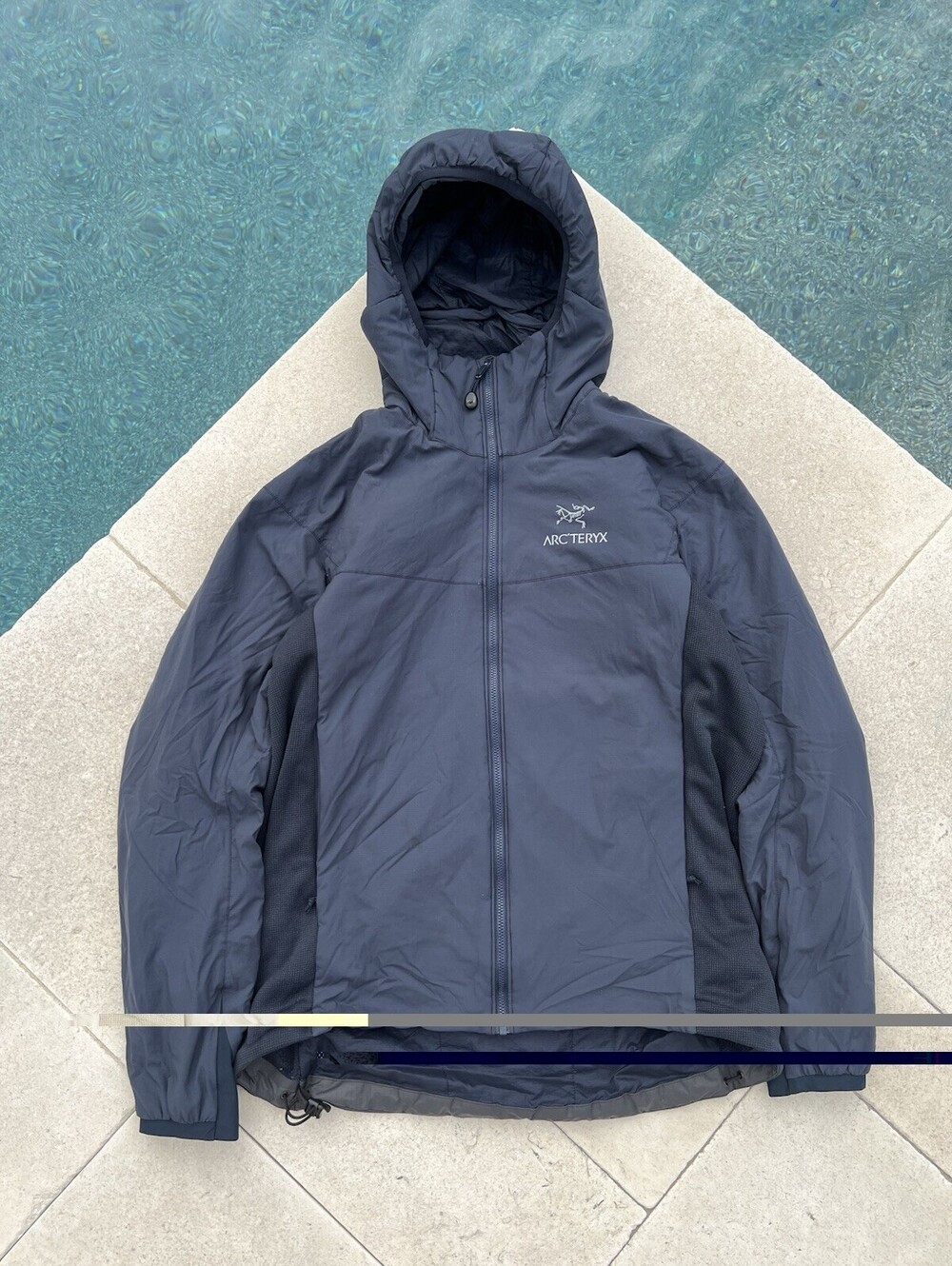 Arc'teryx Atom LT Men's Navy Blue Hoody Size Medium With Minor Stains